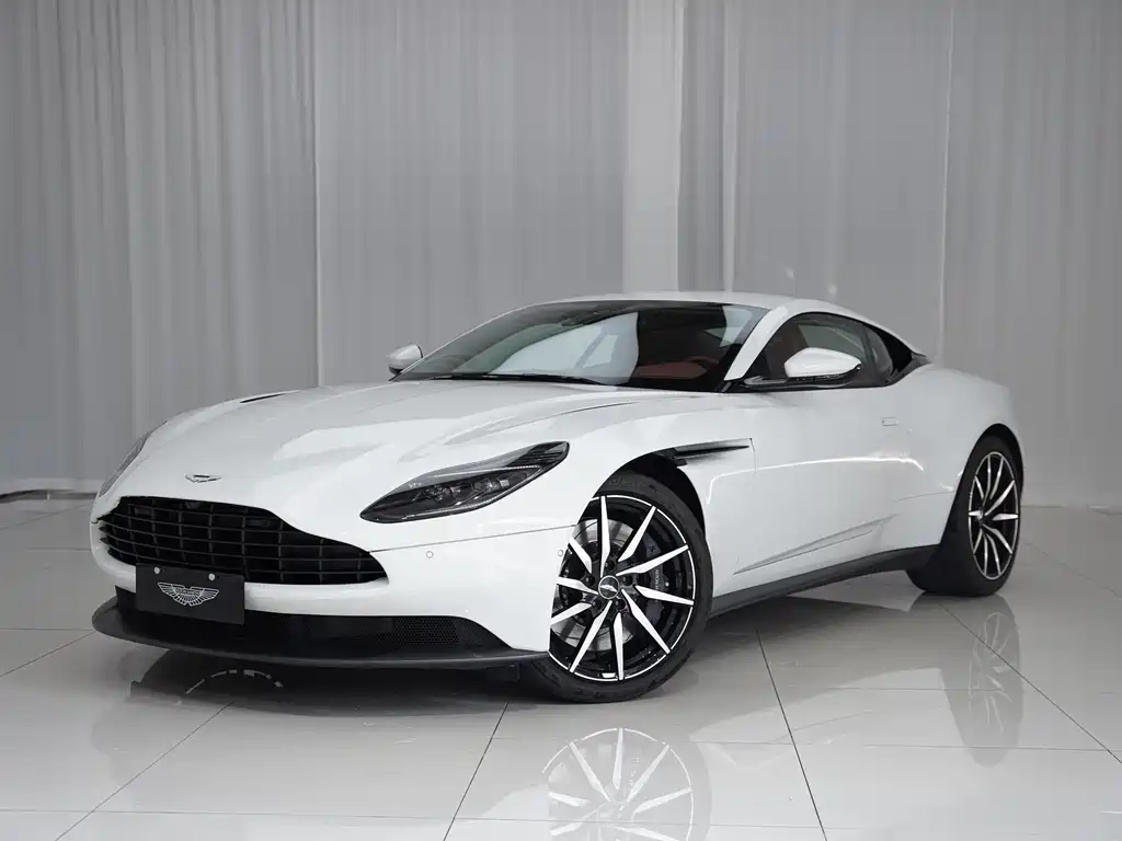 Aston Martin DB11 2021
