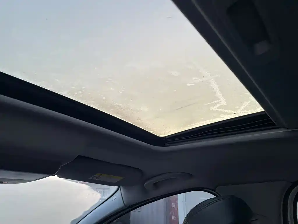 Peugeot 3008 2015 2.0L AT