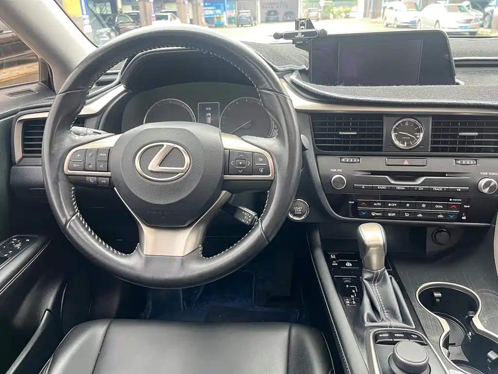 Lexus RX — миниатюра 15