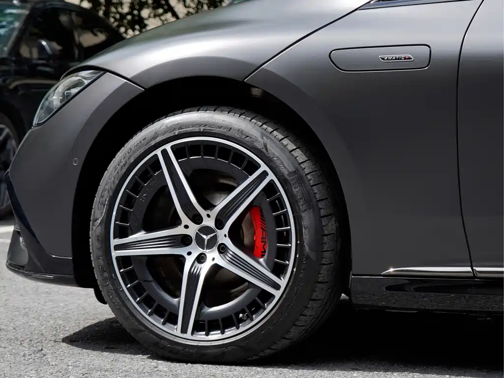Mercedes-Benz EQE AMG — миниатюра 8