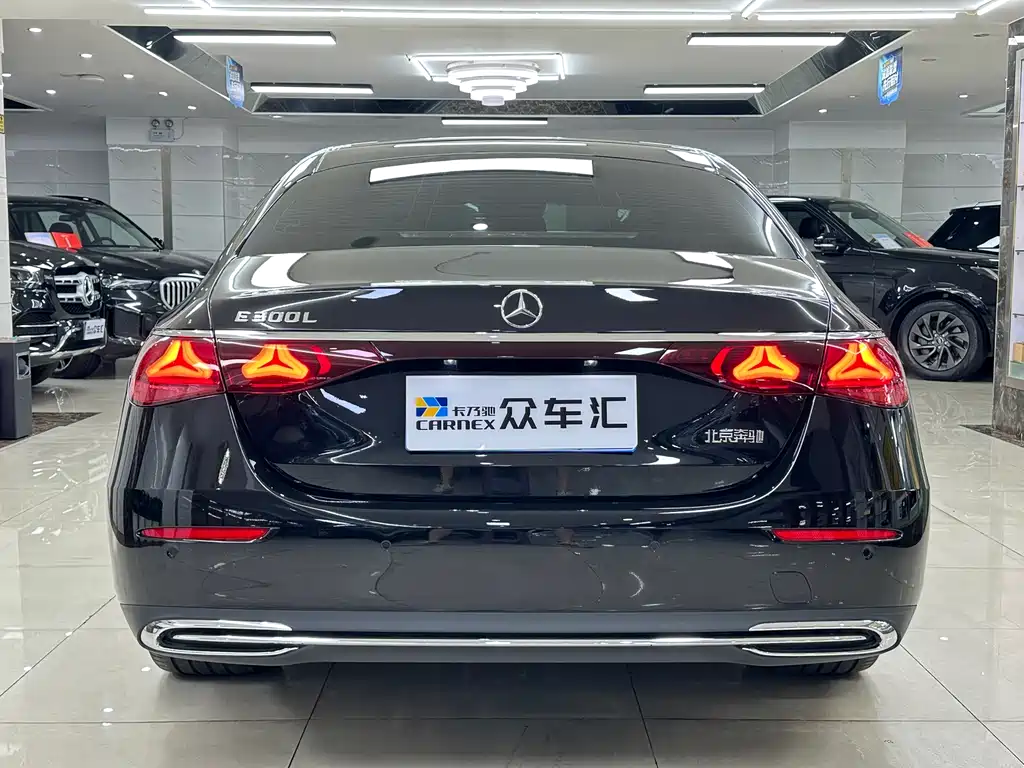Mercedes-Benz E-Class — миниатюра 5