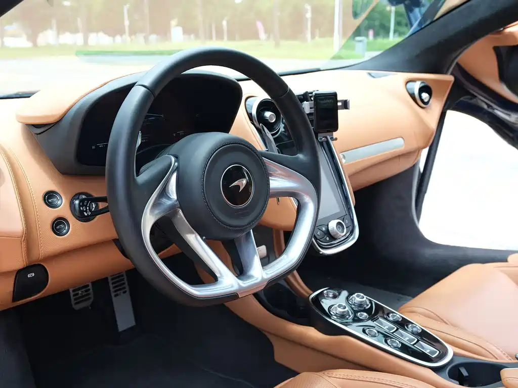 McLaren GT — миниатюра 15