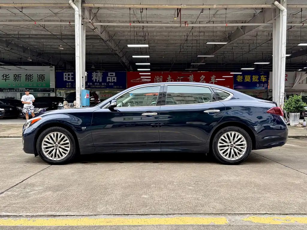 Infiniti Q70 — миниатюра 16