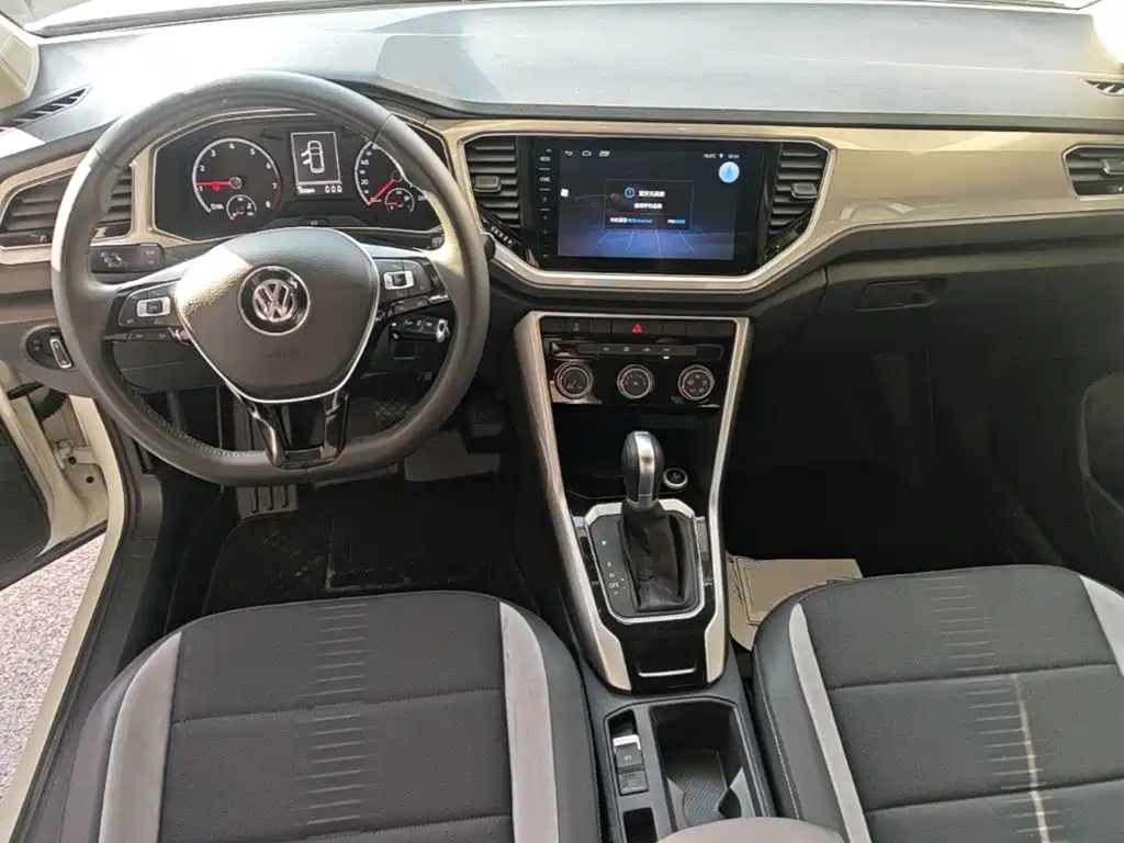 Volkswagen T-Roc — миниатюра 10