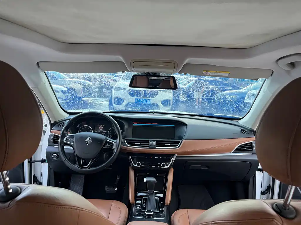 Borgward BX7 — миниатюра 11