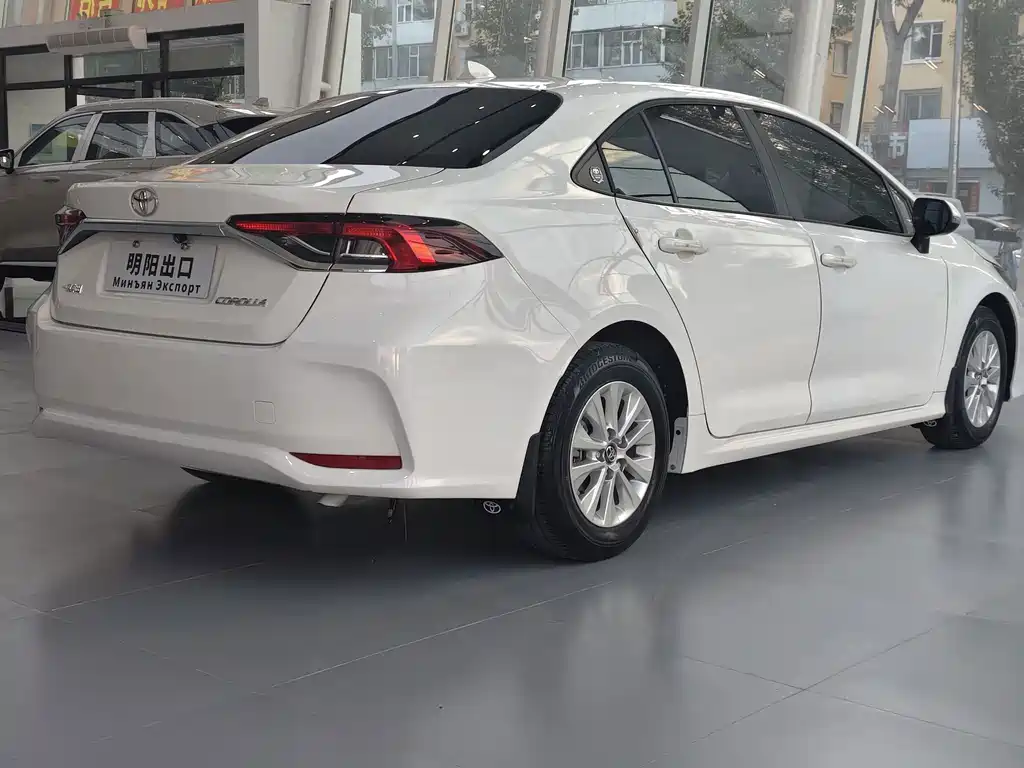 Toyota Corolla — миниатюра 8
