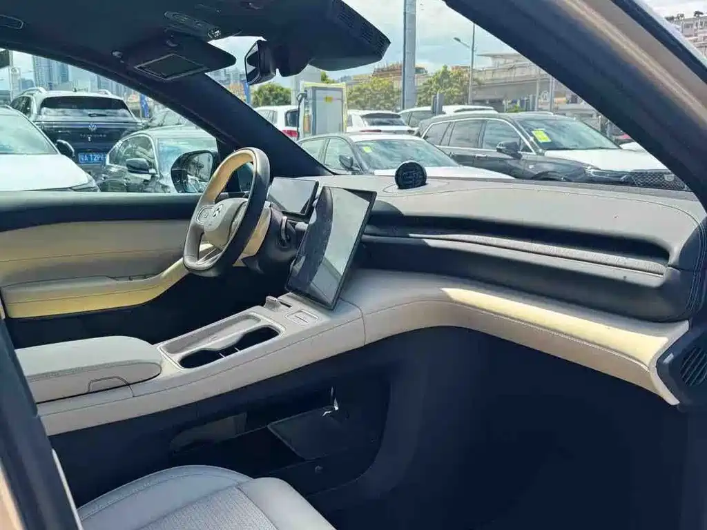NIO ES6 — миниатюра 10