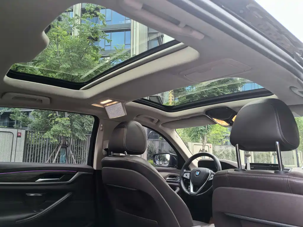 BMW 5 Series New Energy — миниатюра 14