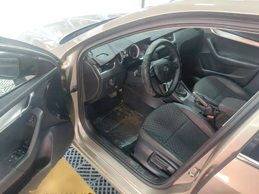 Skoda Octavia — миниатюра 16