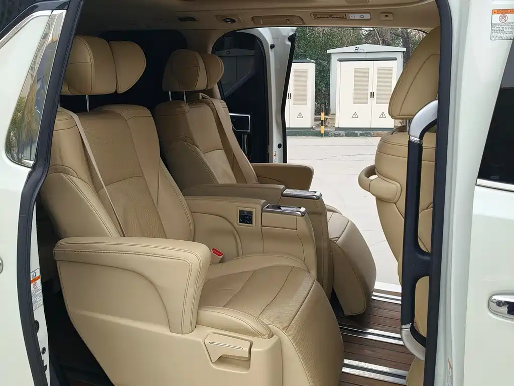 Toyota Alphard 2018 3.5L Luxury