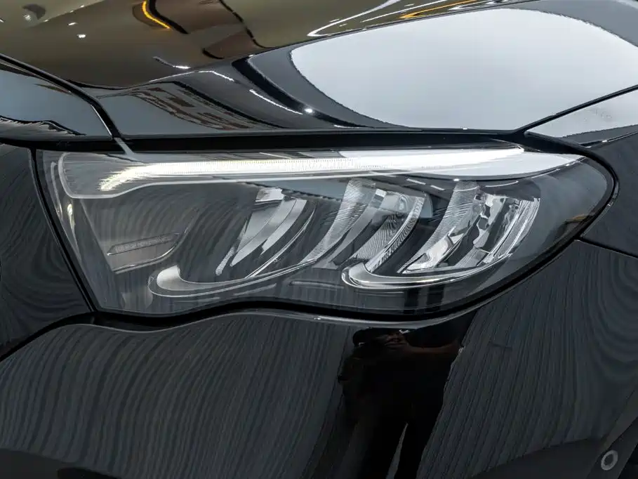 Mercedes-Benz E-Class — миниатюра 8