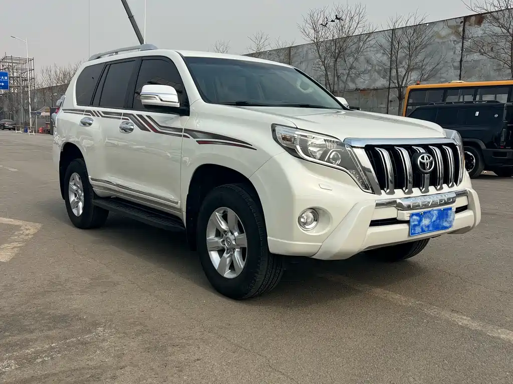 Toyota Land Cruiser Prado 2014 2.7L AT Luxury