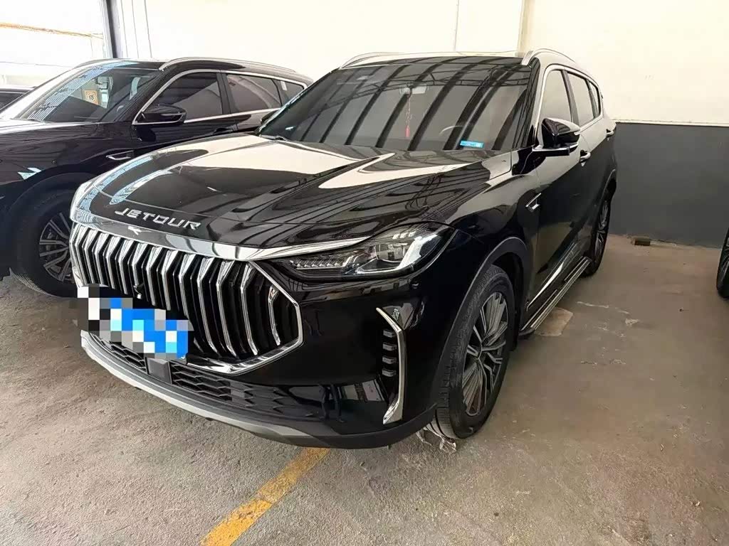 Jetour Jetour X70 PLUS 1.5 л 2024 г. Чёрный, пробег 19000 км