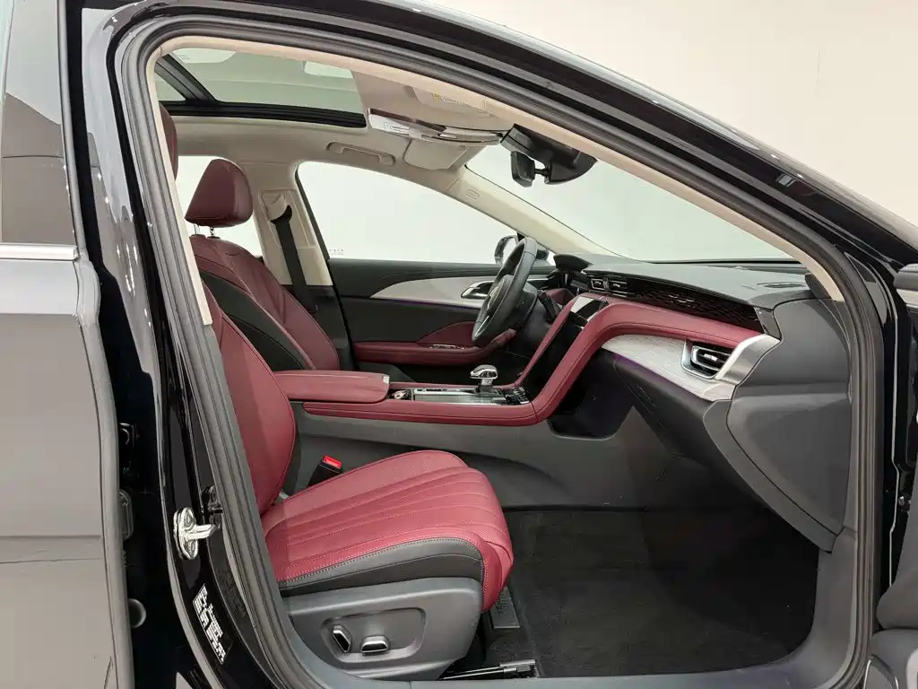 Hongqi Hongqi H5 — миниатюра 18