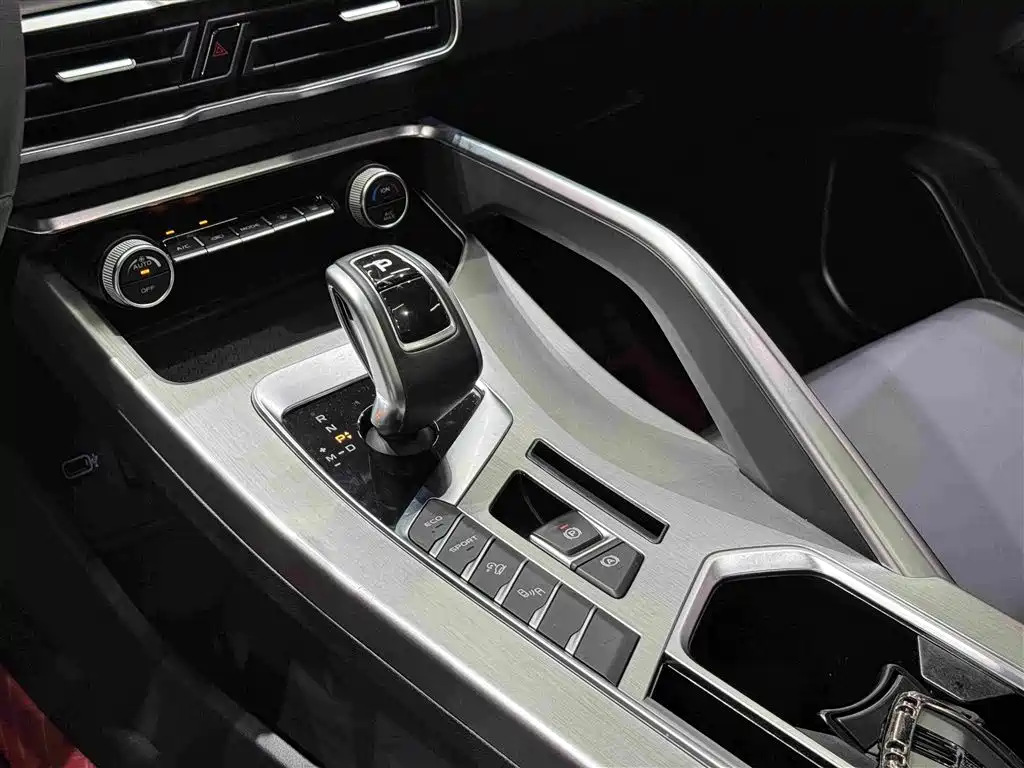 Geely Binyue — миниатюра 11