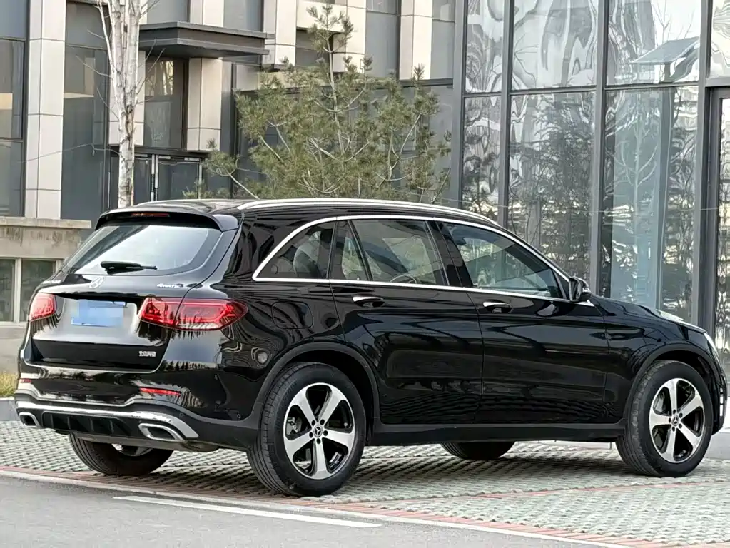 MERCEDES-BENZ GLC