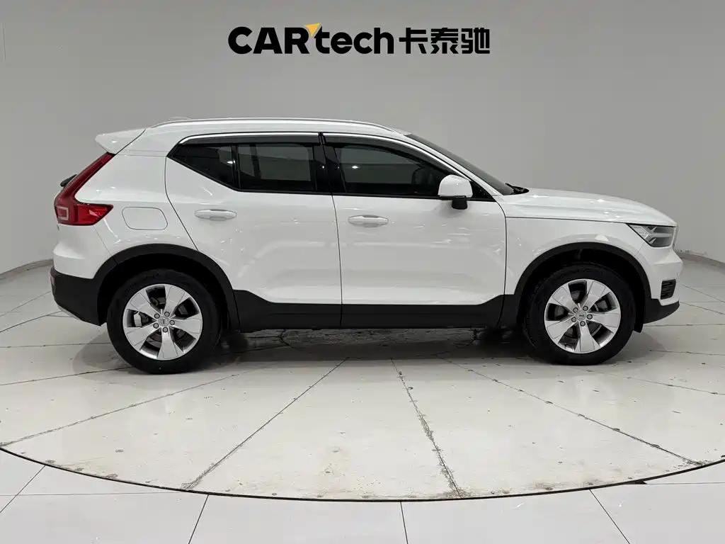 Volvo XC40 — миниатюра 3