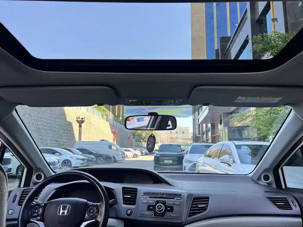 Honda Civic — миниатюра 13