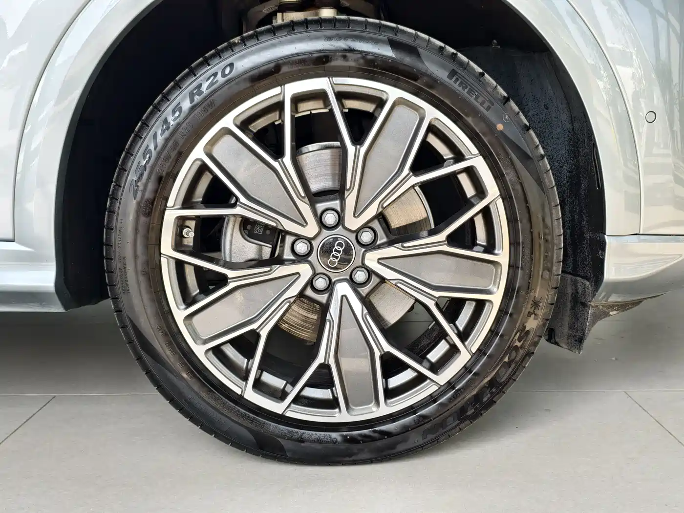 Audi Q5L id 4654544 из Китая 9