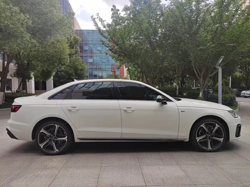 Audi A4L 2024 40 TFSI Luxury