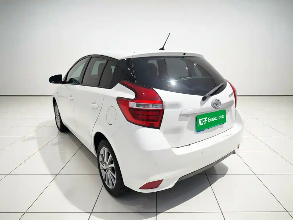 Toyota Yaris L — миниатюра 4
