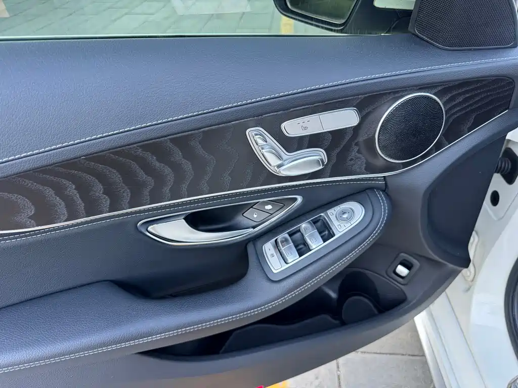 Mercedes-Benz C-Class — миниатюра 9