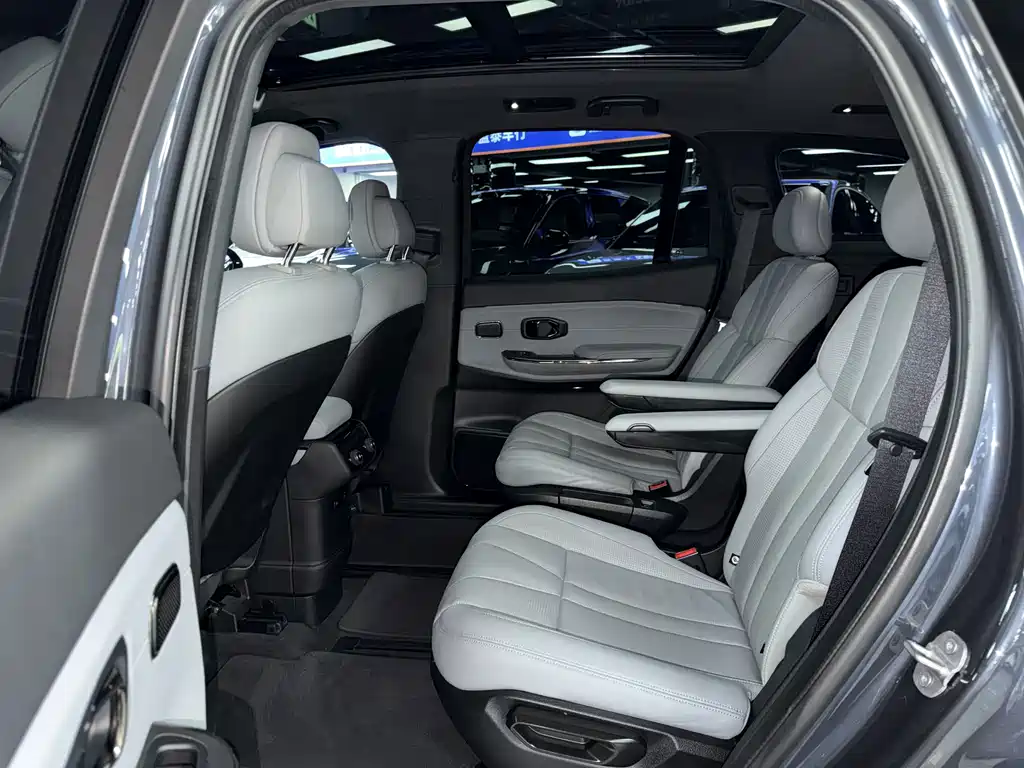 NIO ES8 — миниатюра 9