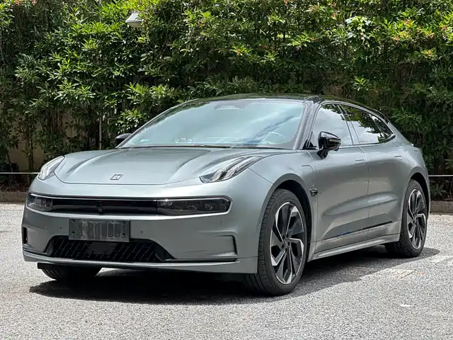 2022 Zeekr 001