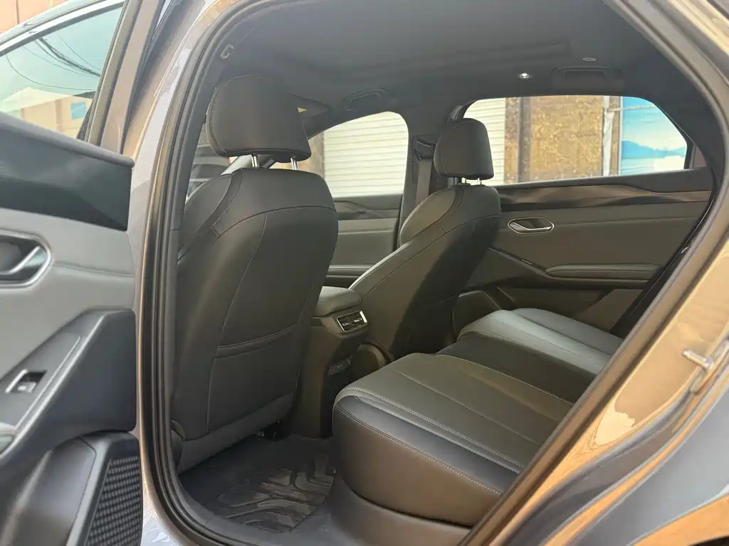 BYD Qin L - фото 10