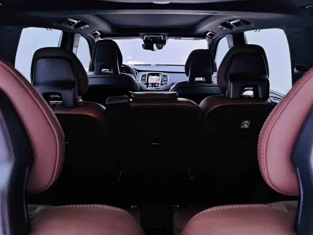 Volvo XC90 2021 B6 Luxury 7 мест