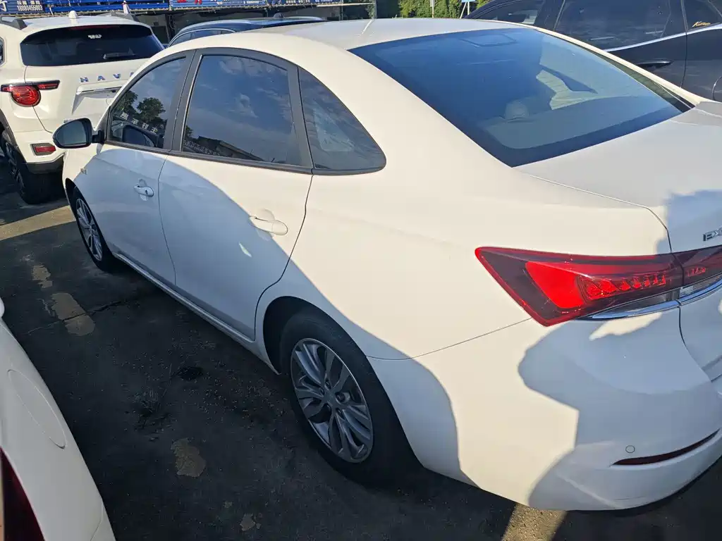 Buick Excelle — миниатюра 17