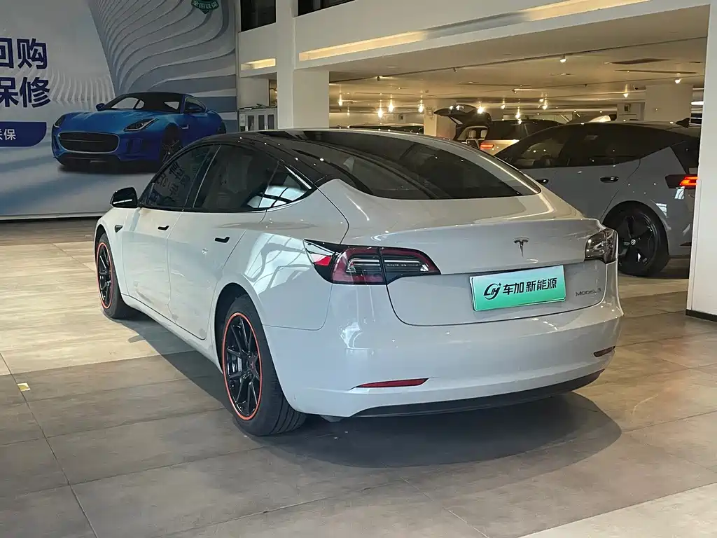Tesla Model 3 — миниатюра 8
