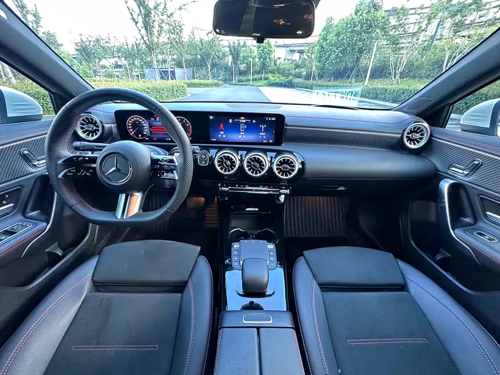 Mercedes-Benz A-Class — миниатюра 8