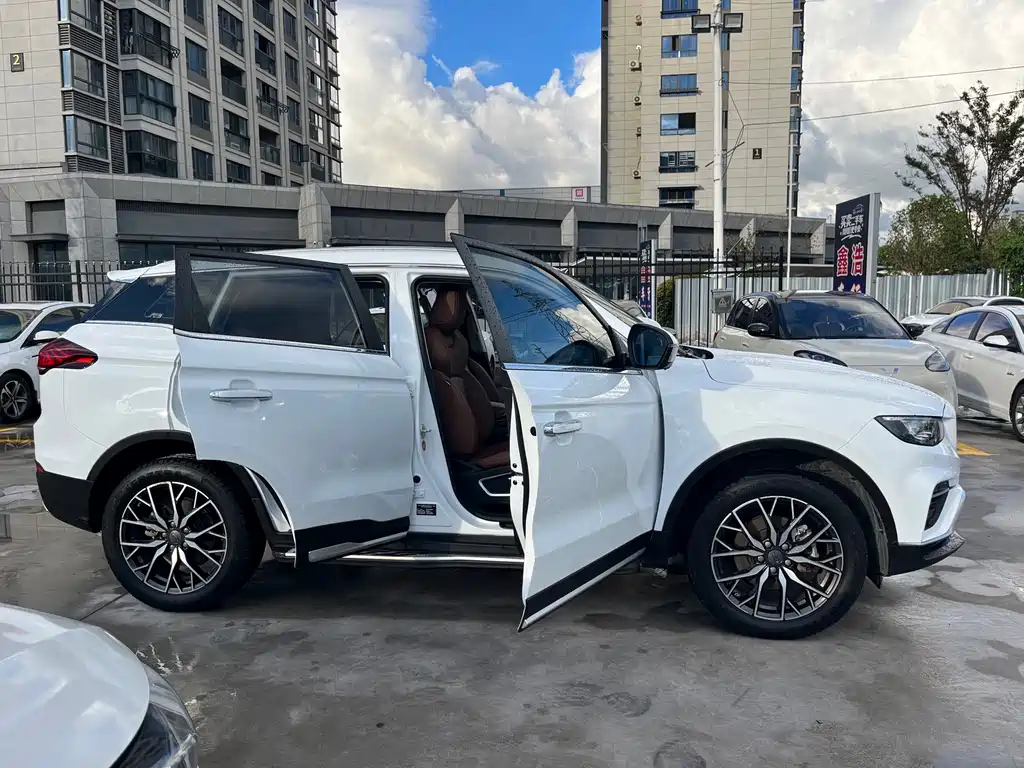 Geely Boyue — миниатюра 12