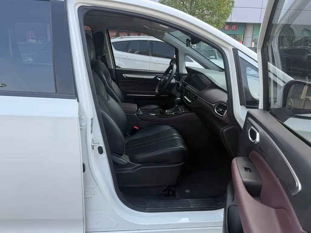 GAC Motor Trumpchi M6 — миниатюра 8
