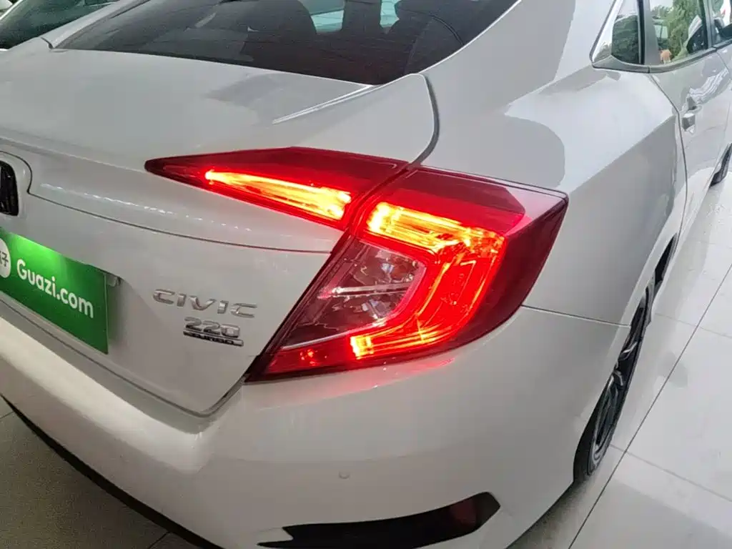 Honda Civic — миниатюра 8