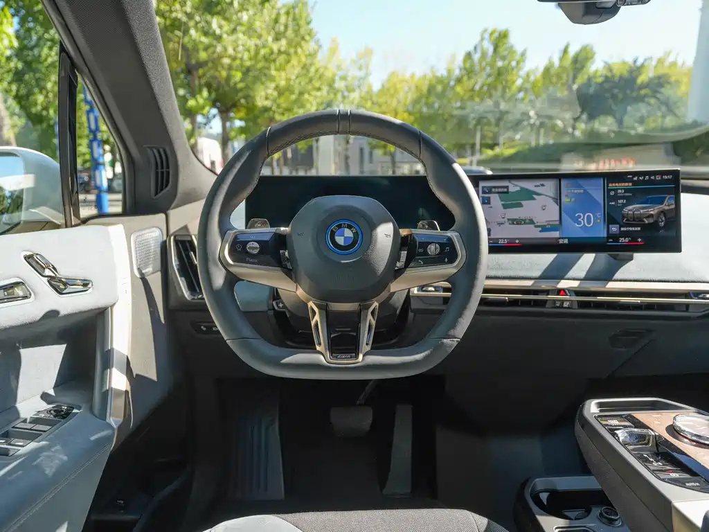 BMW iX M60 — миниатюра 10