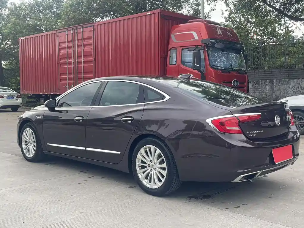 Buick LaCrosse — миниатюра 7