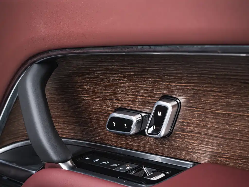 Land Rover Range Rover — миниатюра 11