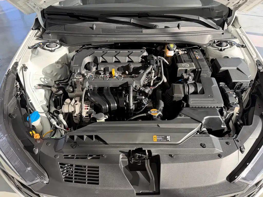 Hyundai Elantra — миниатюра 18