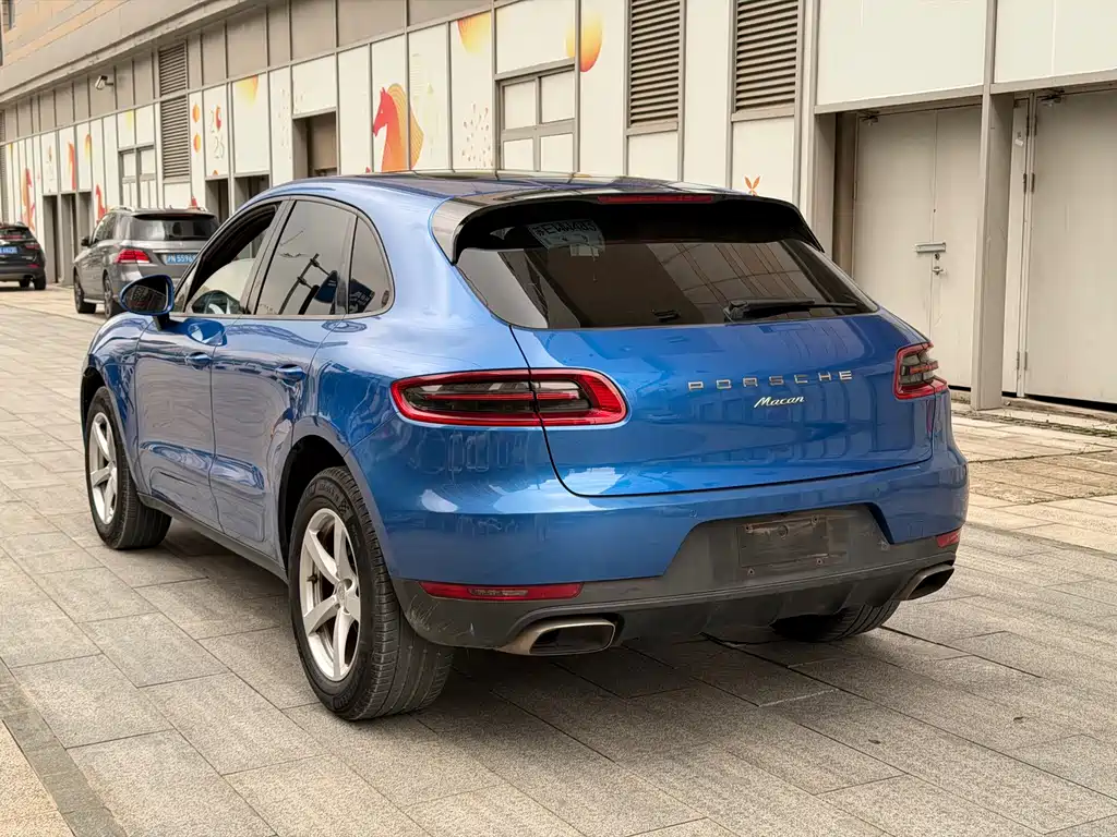 Porsche Macan — миниатюра 7