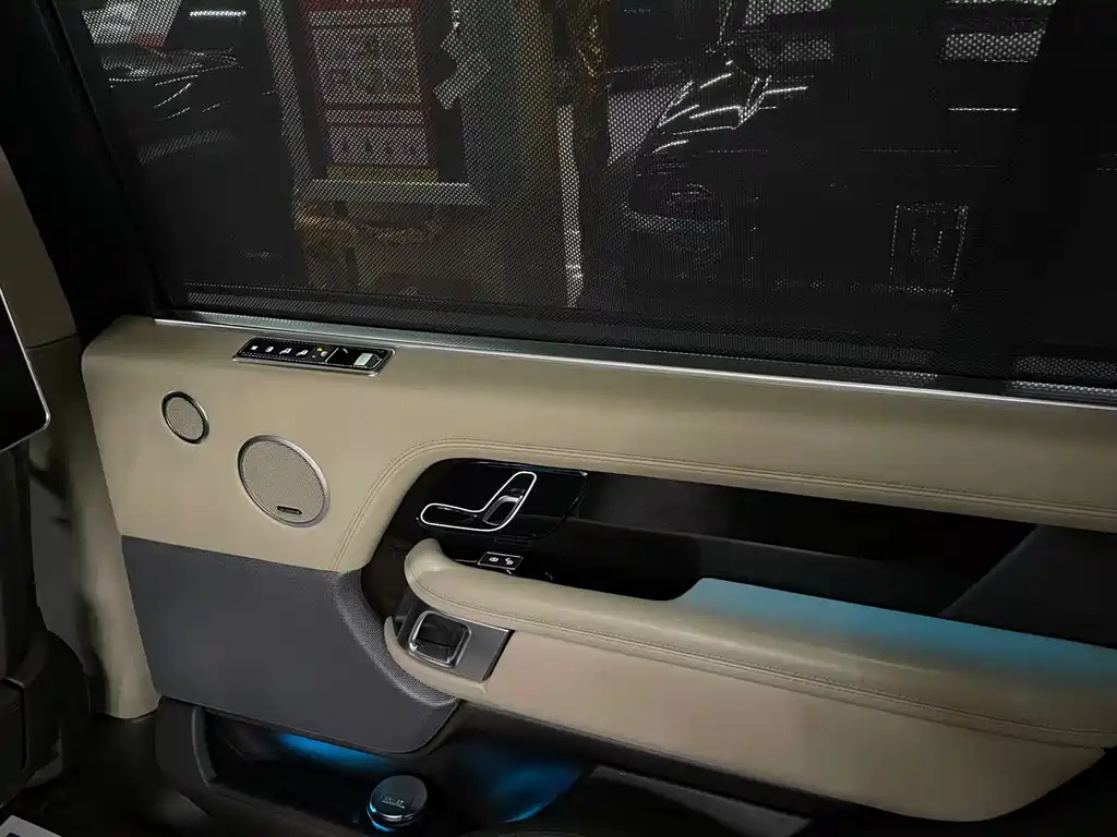 Land Rover Range Rover — миниатюра 20