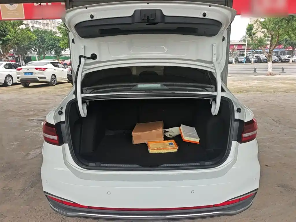 Volkswagen Lavida — миниатюра 19