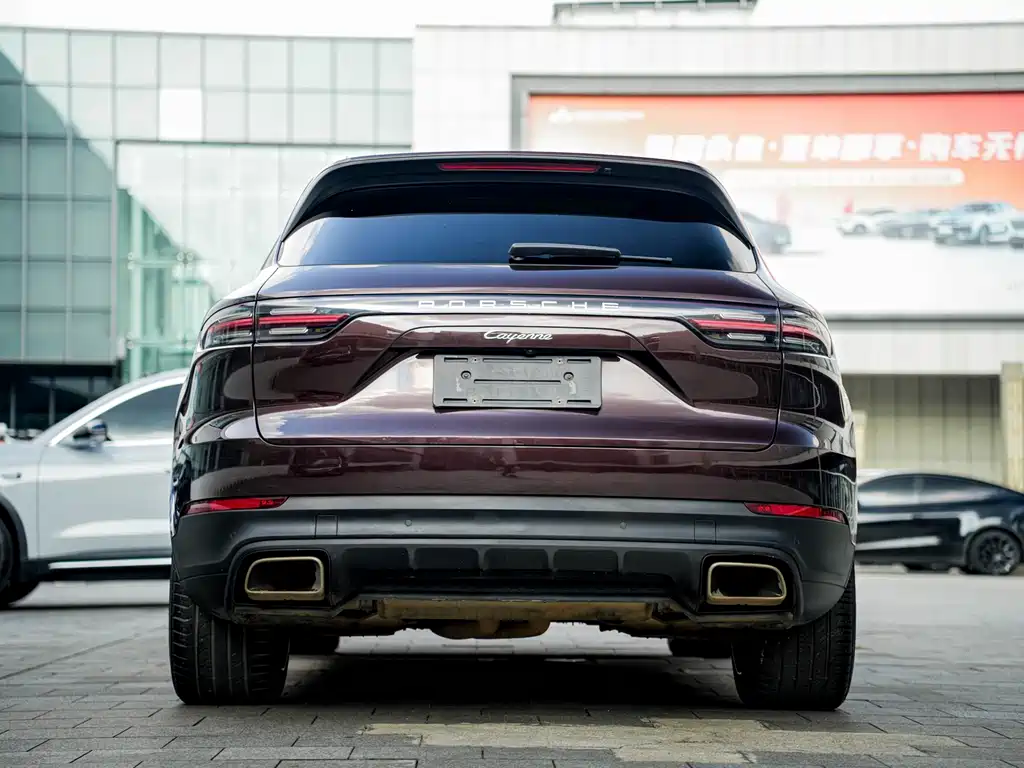 Porsche Cayenne — миниатюра 17