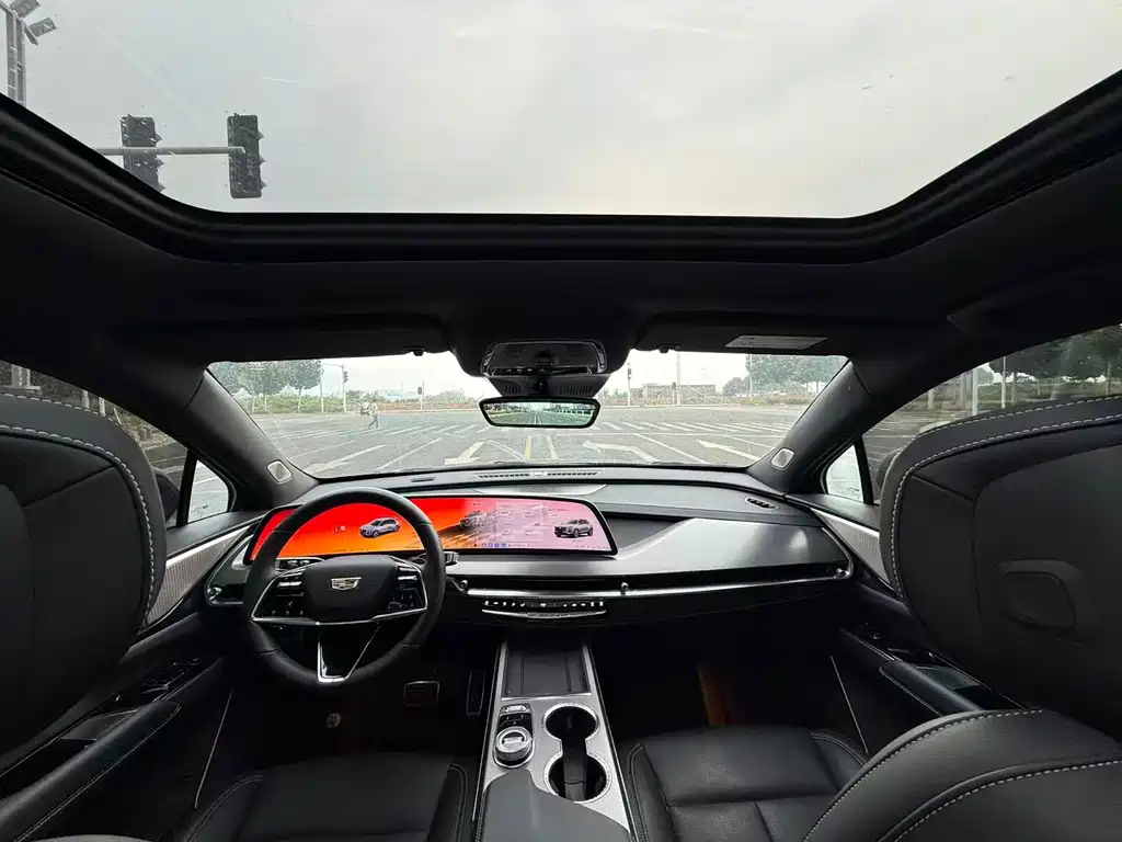 Cadillac XT5 — миниатюра 8