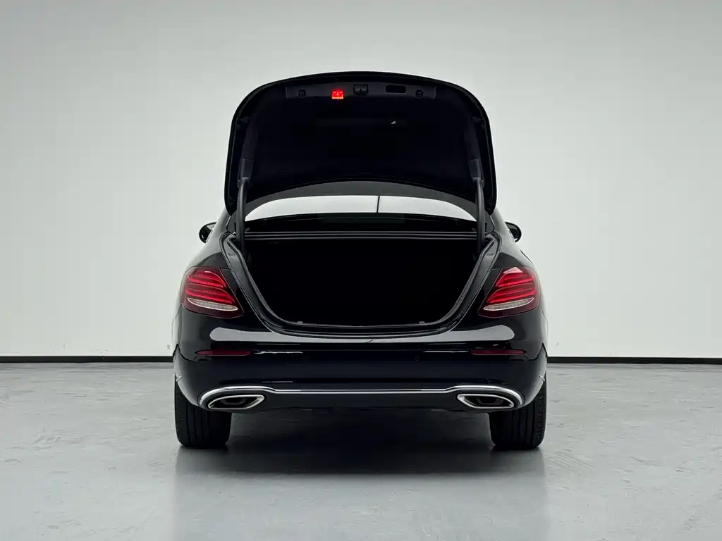 Mercedes-Benz E-Class — миниатюра 10