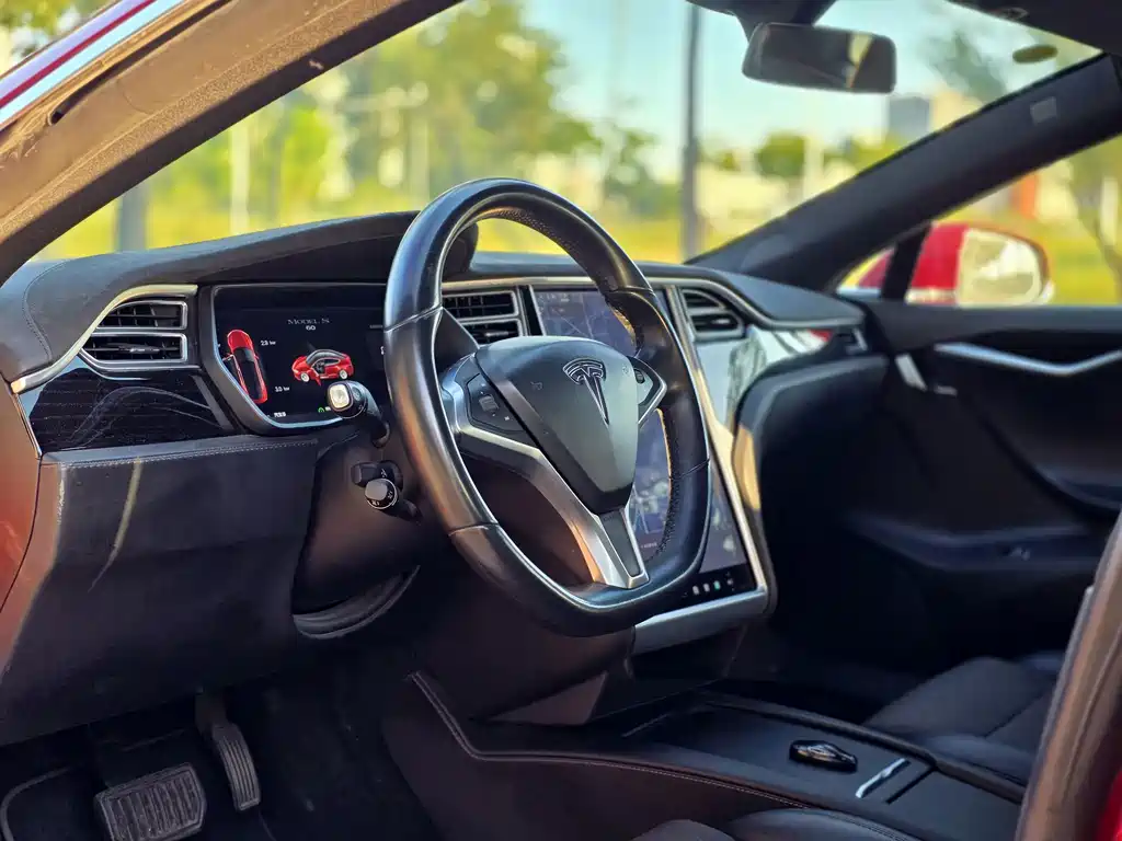 Tesla Model S — миниатюра 21