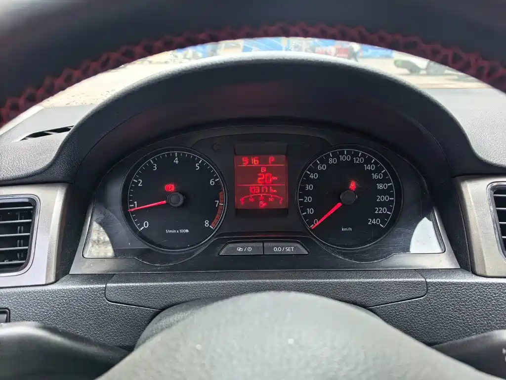 Volkswagen Santana — миниатюра 5