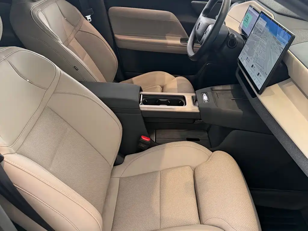 Volvo XC70 PHEV — миниатюра 6
