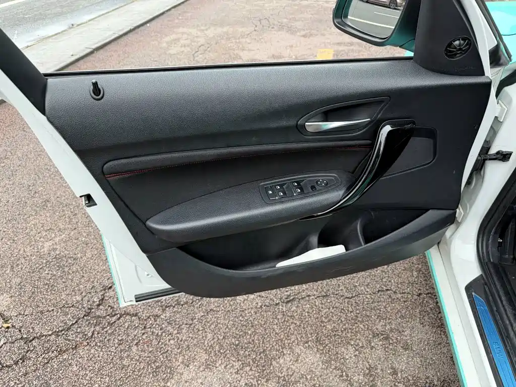 BMW 1 Series (Import) — миниатюра 6